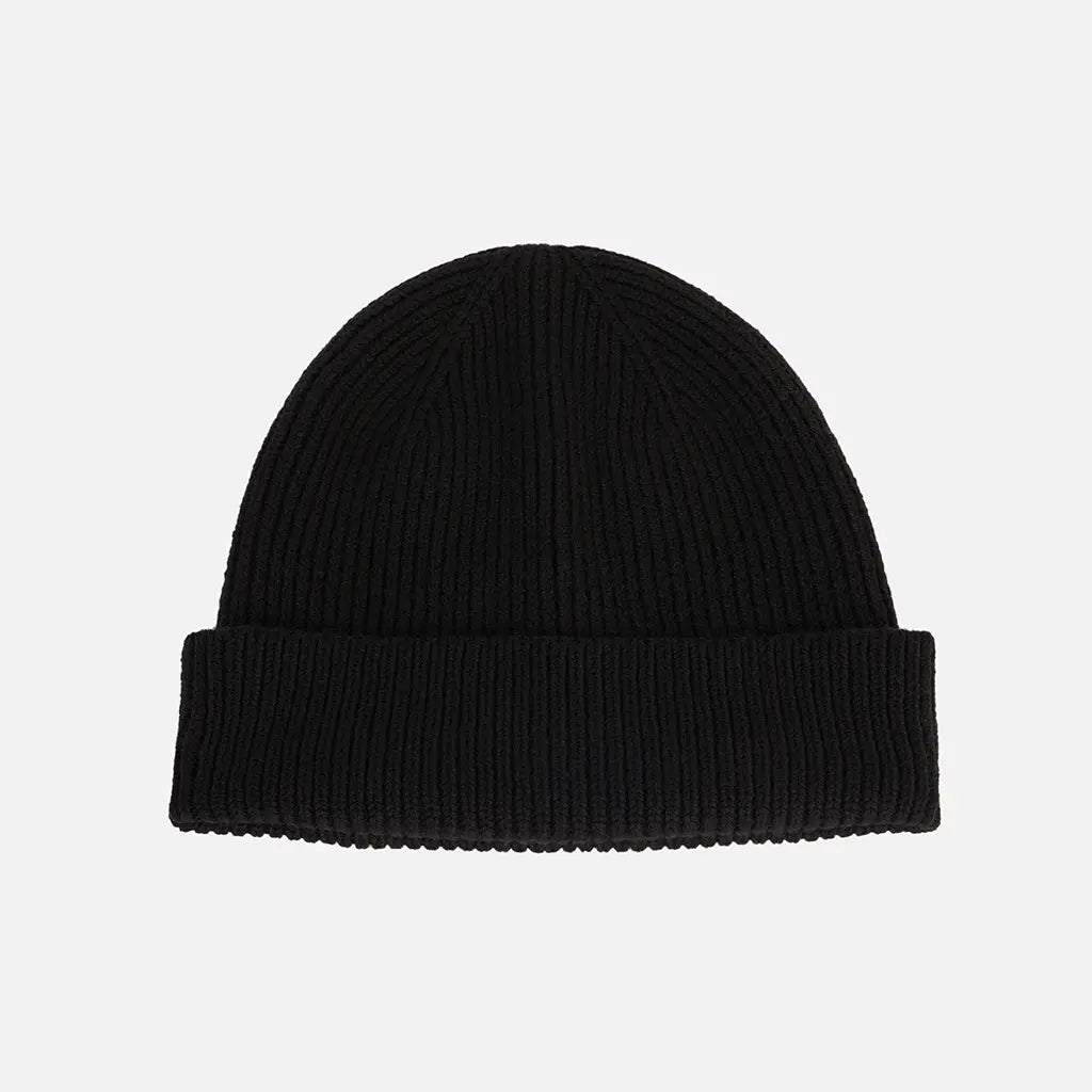 BLACK SHORT BEANIE