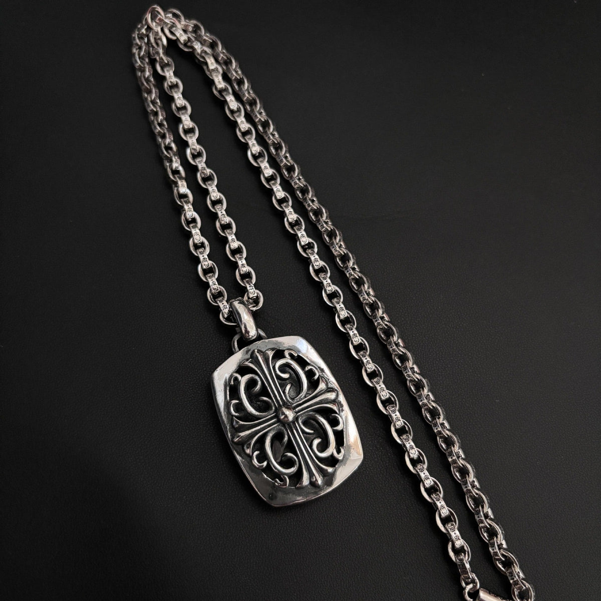 Chrome Hearts Crusader flower square pendant